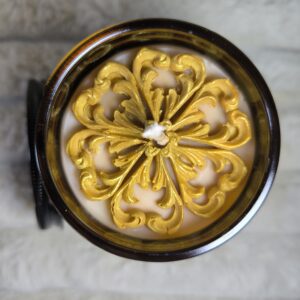 Bougie en pot cire d'abeille parfums de Grasse Isht ArCosmétiques