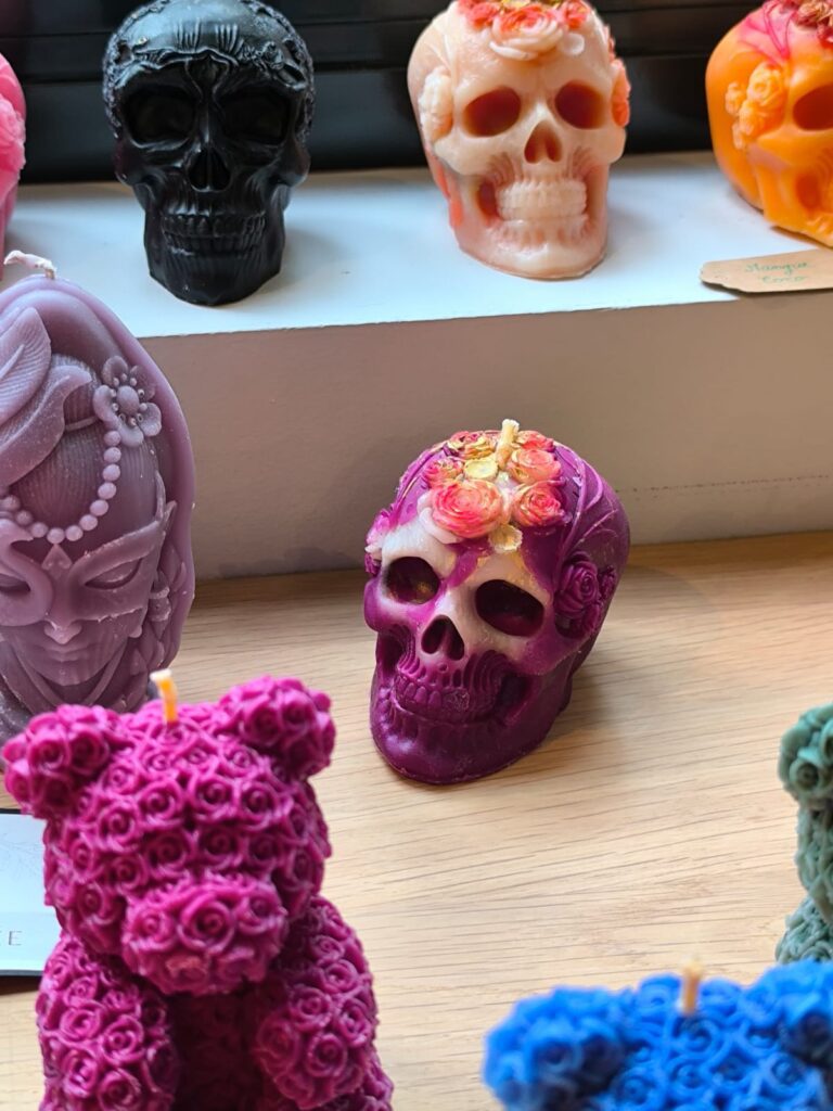Bougies décoratives parfumées naturelles crâne Isht ArCosmétiques