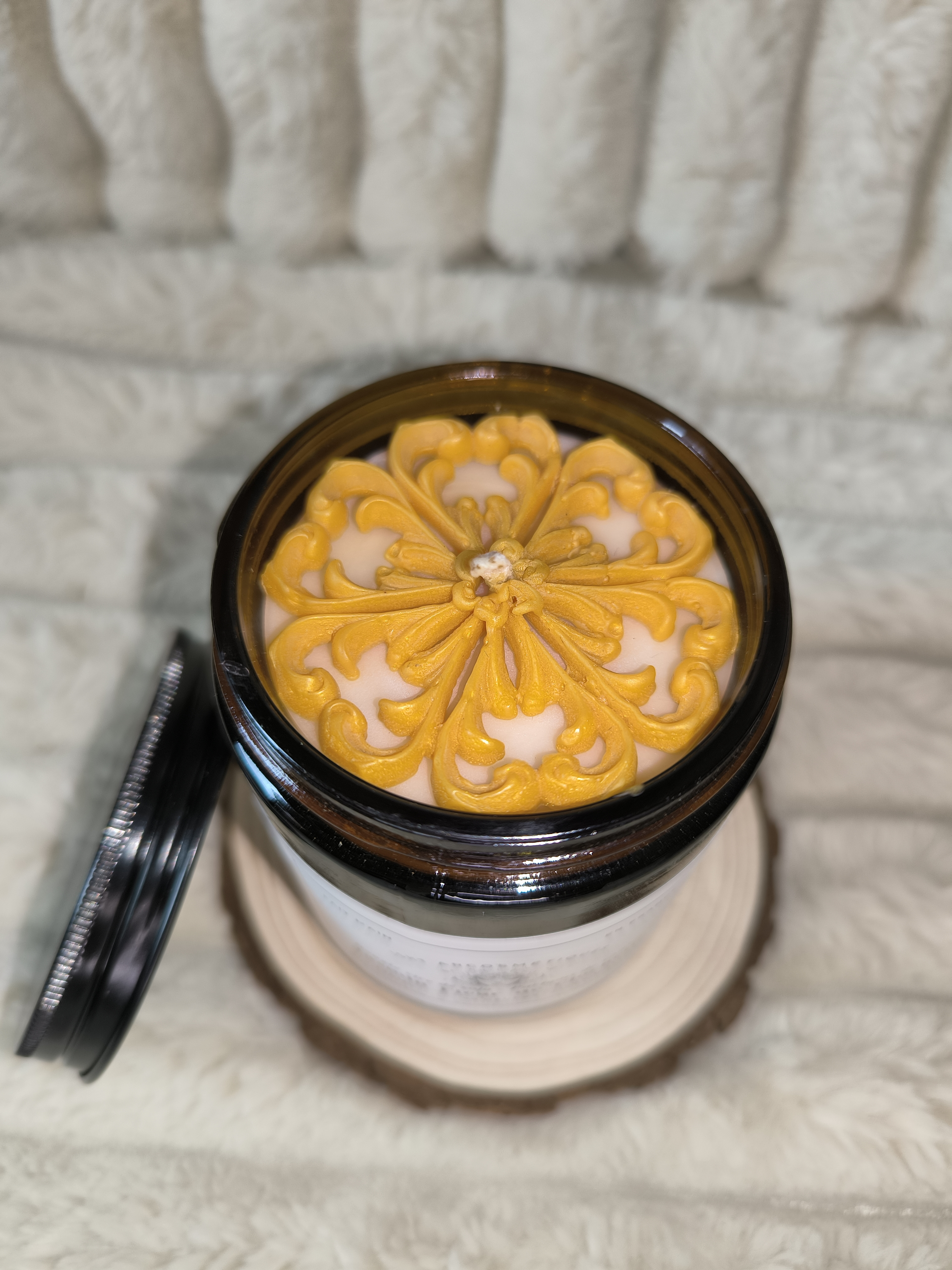 Bougies cire d'abeille parfumée naturelle' Bougie en pot parfum Éclat Tropical. Isht ArCosmétiques. Famille Fruitée et Florale.