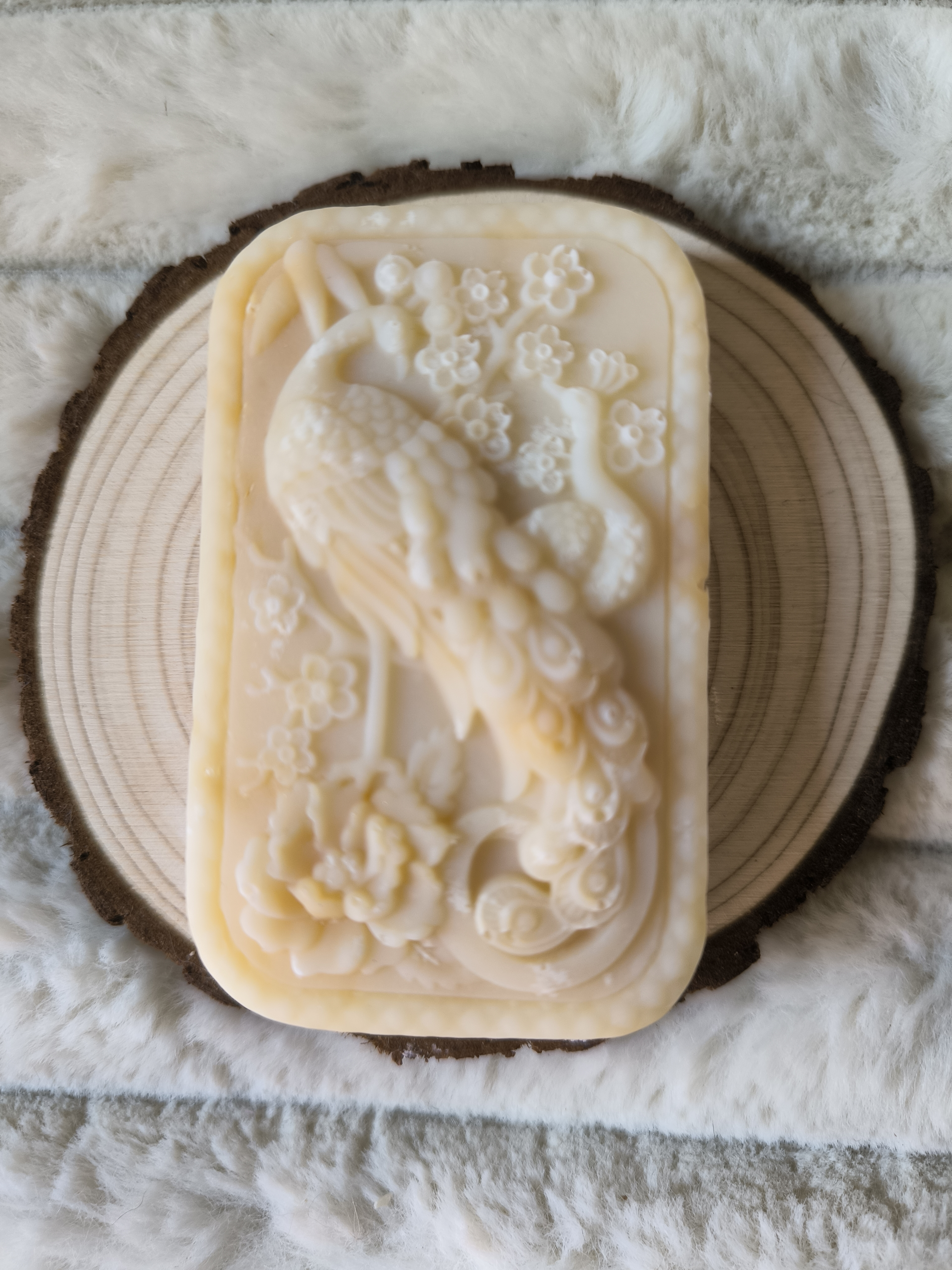 Savon surgras artisanal saponifié à froid au miel Isht ArCosmétiques