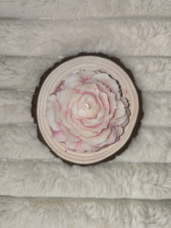 Bougie fleur décorative parfumée artisanale naturelle Isht ArCosmétiques.